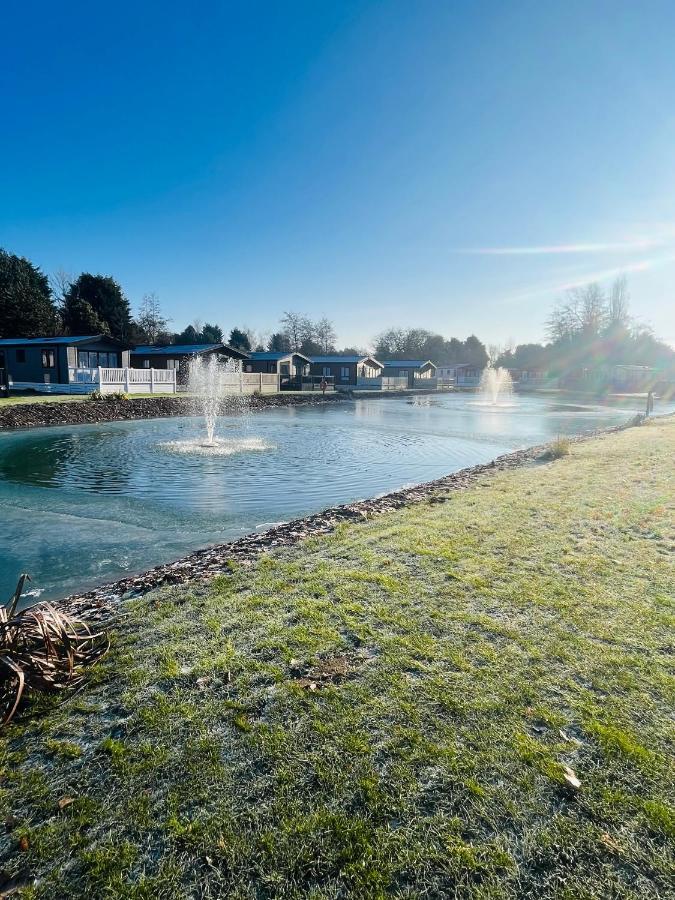 Loki'S Retreat Lodge With Hot Tub York Exterior foto