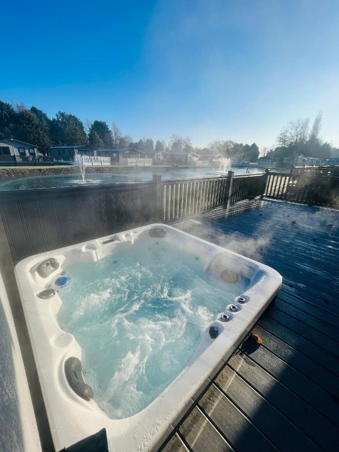 Loki'S Retreat Lodge With Hot Tub York Exterior foto